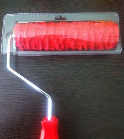 Валик красный резиновый с ручкой (эффект трещины)