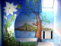 Роспись ванной комнаты в детском стиле, сказочное дерево, пейзаж