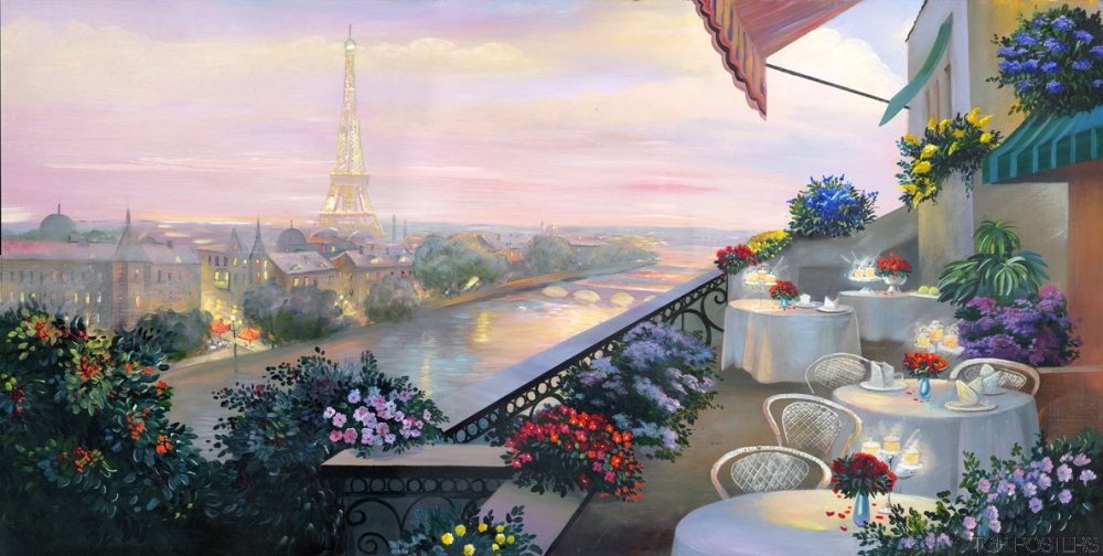 Терраса летнего парижского кафе на крыше здания с видом на Эйфелеву башню